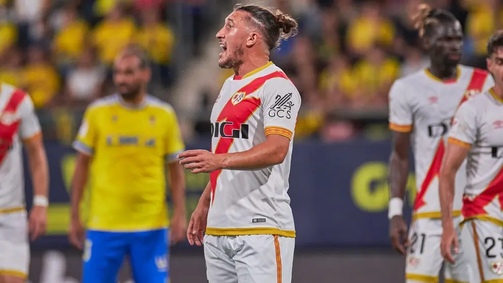 Pacha Espino en el C&aacute;diz CF - Rayo Vallecano | Salvador L&oacute;pez Medina para El MIRA