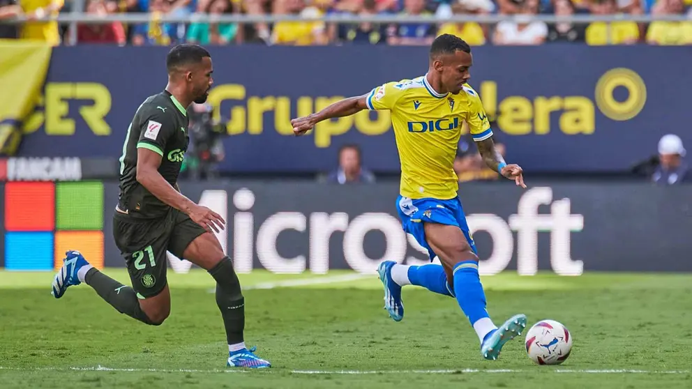 Lucas Pires en el C&aacute;diz CF - Girona FC | Salvador L&oacute;pez Medina para El MIRA