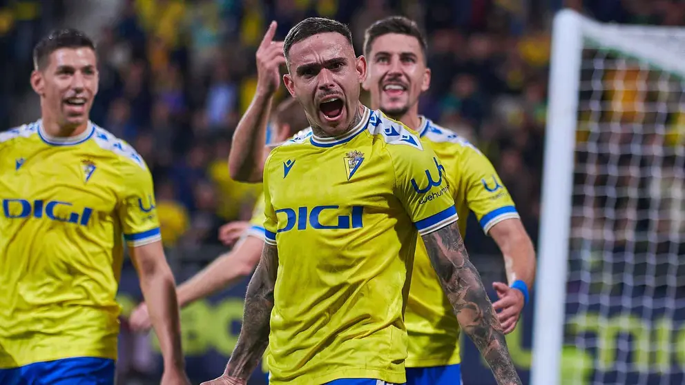 Gol de Roger Mart&iacute; en el C&aacute;diz CF - Osasuna | Salvador L&oacute;pez Medina para El MIRA