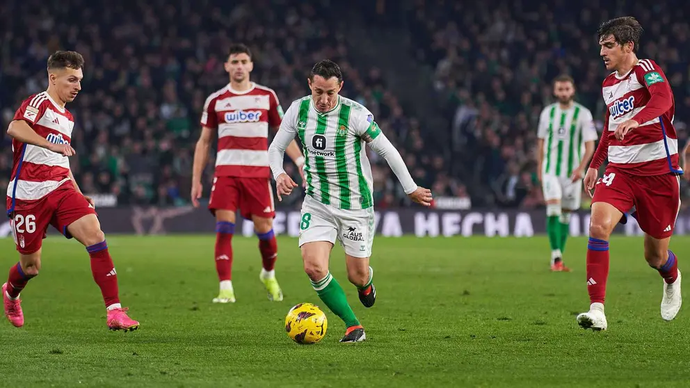 Andr&eacute;s Guardado en su &uacute;ltimo partido con el Real Betis ante el Granada CF | Salvador L&oacute;pez Medina para El MIRA