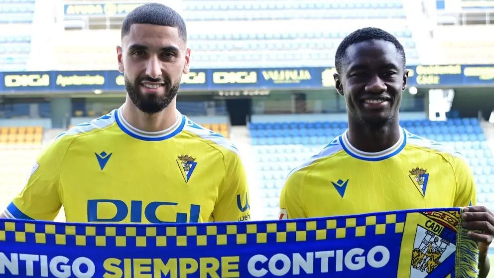 Aiham Ousou y Diadi&eacute; Samass&eacute;kou posan con los colores del C&aacute;diz CF | CCF