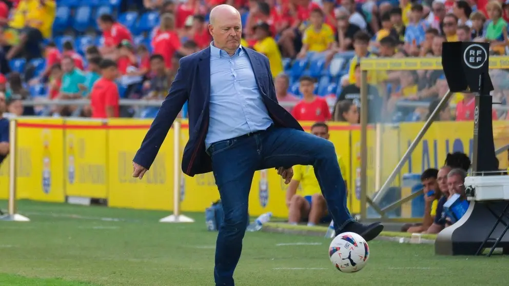 Pepe Mel durante su primer partido a los mandos de la UD Almer&iacute;a