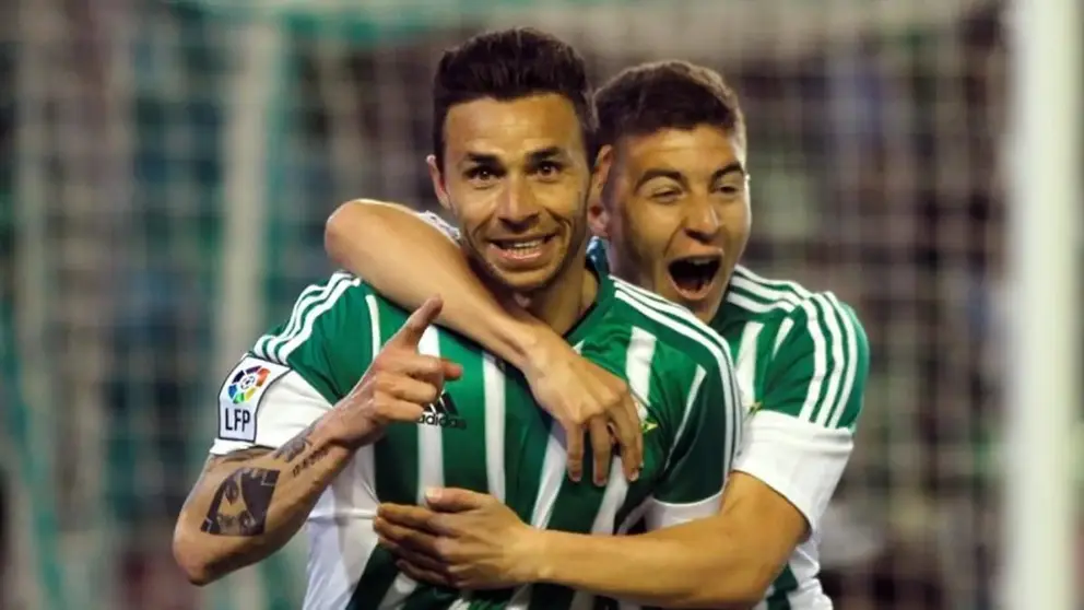 Rub&eacute;n Castro celebra un gol con el Real Betis