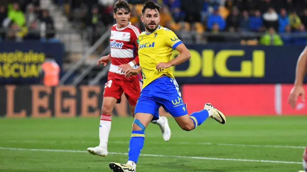 V&iacute;ctor Chust en el C&aacute;diz CF - Granada CF | TVC