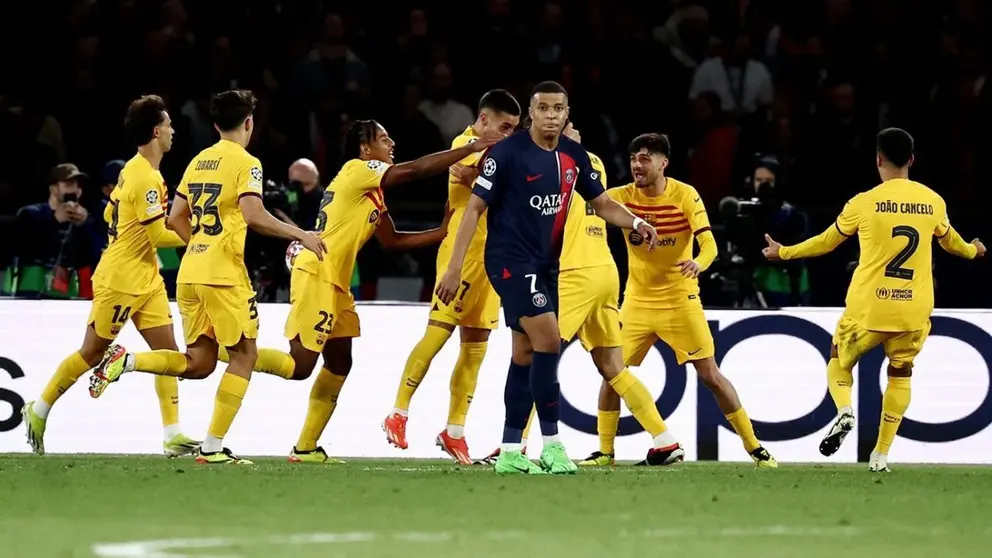 Los jugadores del FC Barcelona celebran uno de los goles anotados ante el PSG de Kylian Mbapp&eacute;
