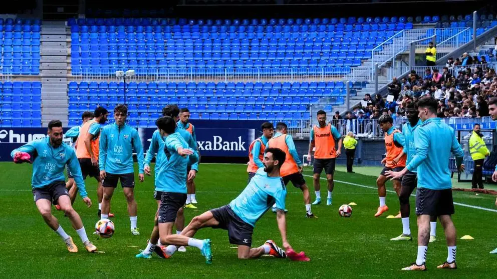 Jugadores del M&aacute;laga CF durante una sesi&oacute;n de entrenamiento