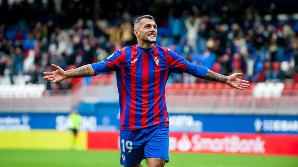 Stoichkov, jugador de la SD Eibar que podr&iacute;a fichar por la UD Almer&iacute;a