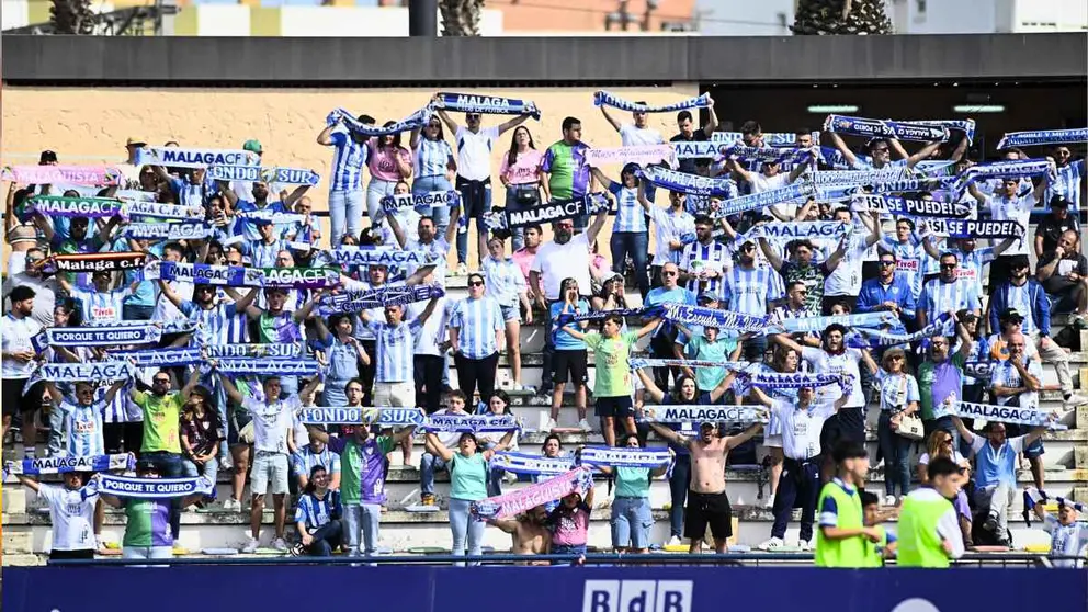 Aficionados malaguistas durante el San Fernando CD 1-1 M&aacute;laga CF