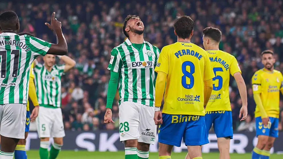 Chadi Riad en el Real Betis - Las Palmas | Salvador L&oacute;pez Medina para El MIRA