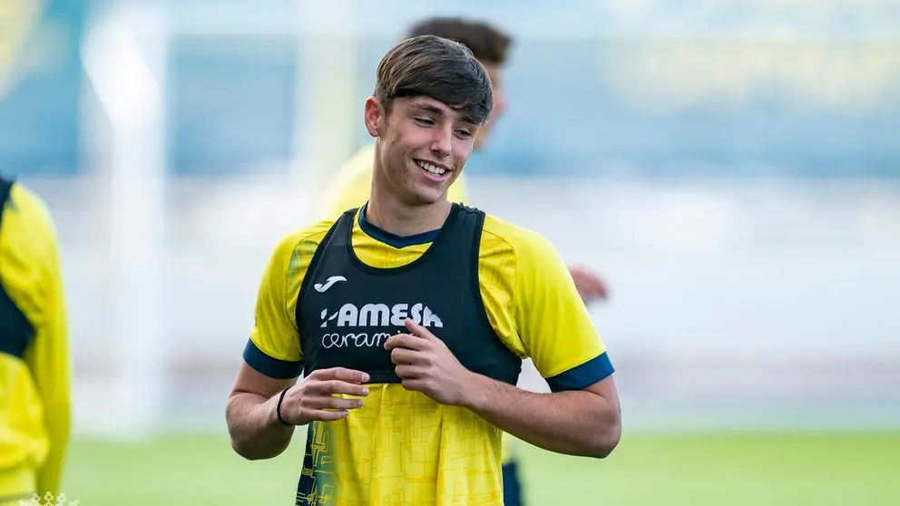 Lanchi, lateral derecho del Villarreal CF que podr&iacute;a ser el primer fichaje de la temporada 24/25 del C&aacute;diz CF