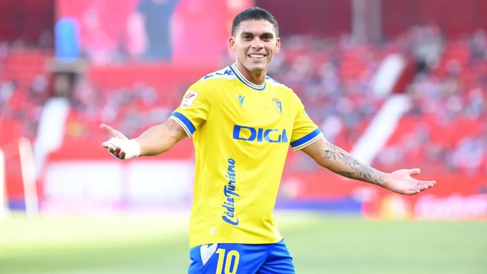 Brian Ocampo celebra el gol anotado en el UD Almer&iacute;a - C&aacute;diz CF | CCF