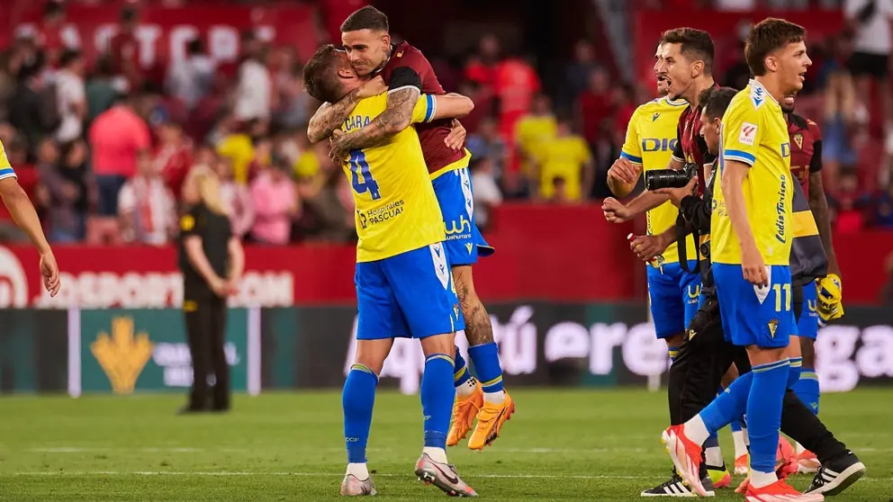 Rub&eacute;n Alcaraz y Roger Mart&iacute; tras el Sevilla FC - C&aacute;diz CF | Salvador L&oacute;pez Medina para El MIRA