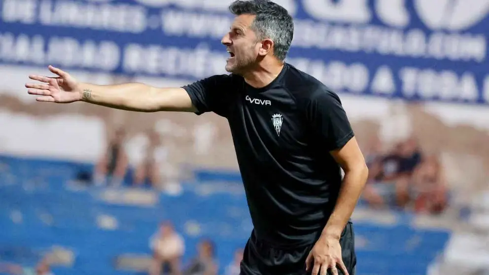 Iv&aacute;n Ania, entrenador del C&oacute;rdoba CF