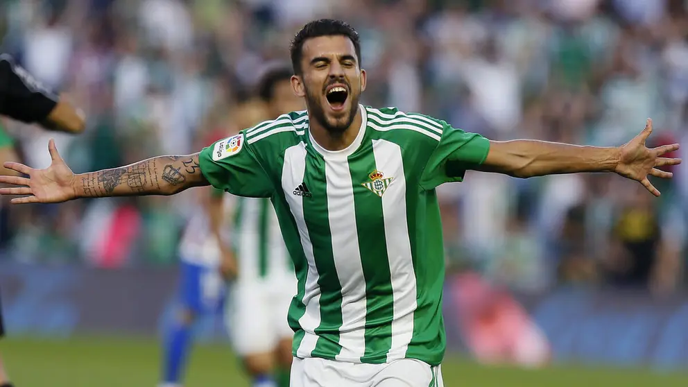 Dani Ceballos, actual jugador del Real Madrid, celebra un gol durante su etapa en el Real Betis