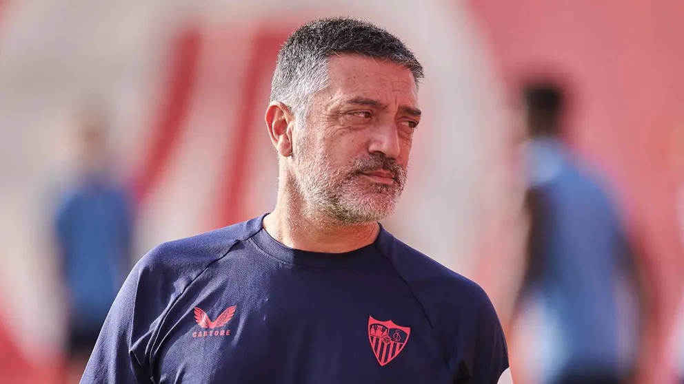 Garc&iacute;a Pimienta en un entrenamiento con el Sevilla FC | Salvador L&oacute;pez Medina para El MIRA