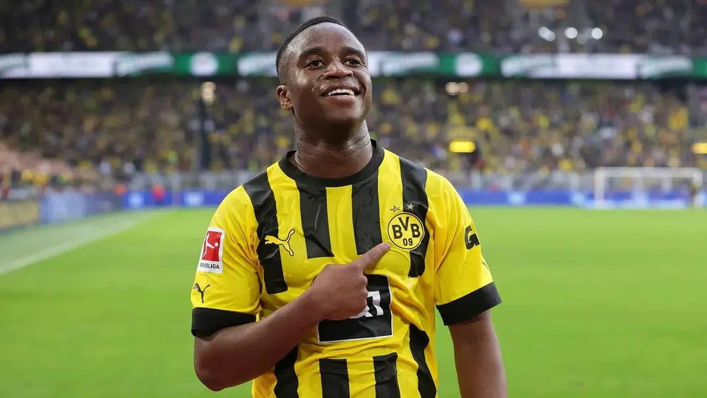 Youssoufa Moukoko, delantero del Borussia Dortmund que podr&iacute;a llegar al Real Betis