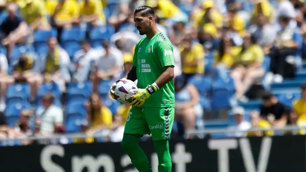 &Aacute;lvaro Valles, portero de la UD Las Palmas que podr&iacute;a fichar por el Real Betis