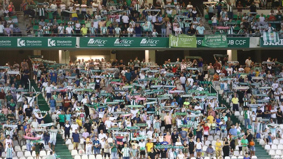 La afici&oacute;n del C&oacute;rdoba CF en el Estadio El Arc&aacute;ngel
