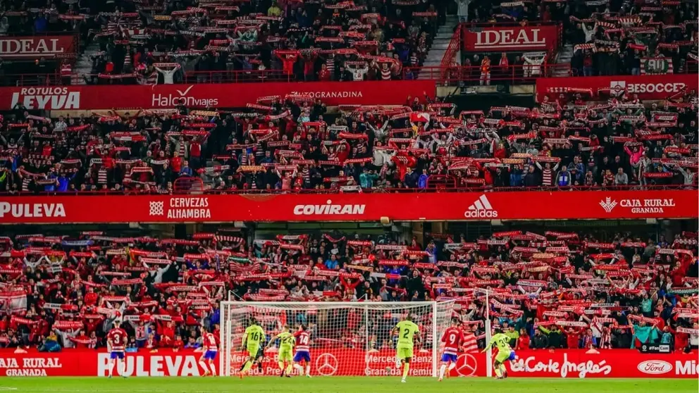 La afici&oacute;n del Granada CF en el Estadio Nuevo Los C&aacute;rmenes