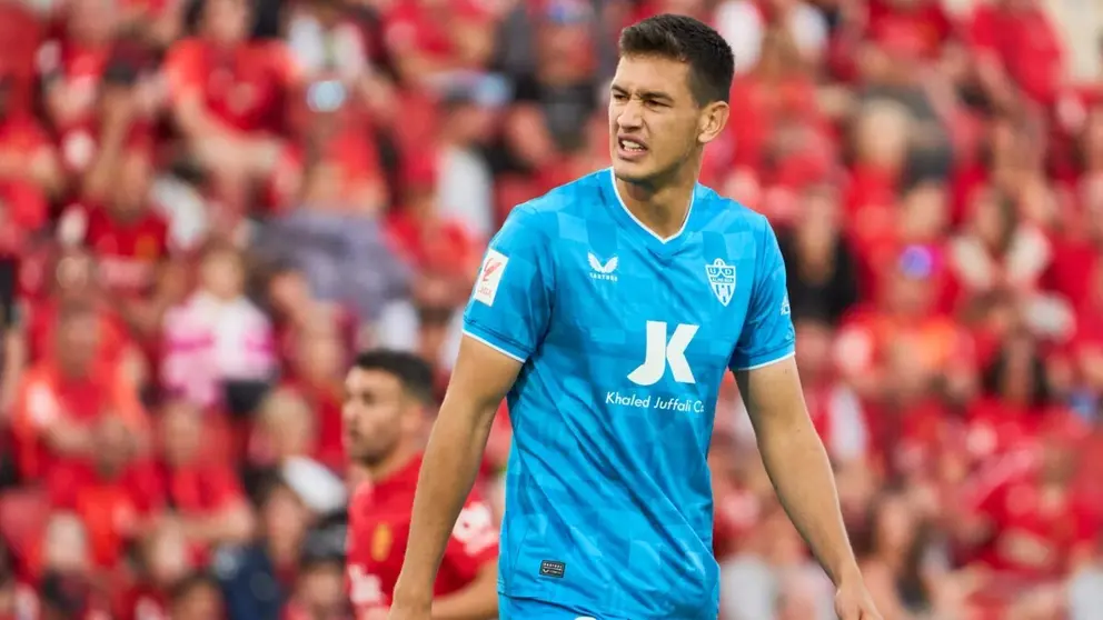 C&eacute;sar Montes durante el RCD Mallorca - UD Almer&iacute;a