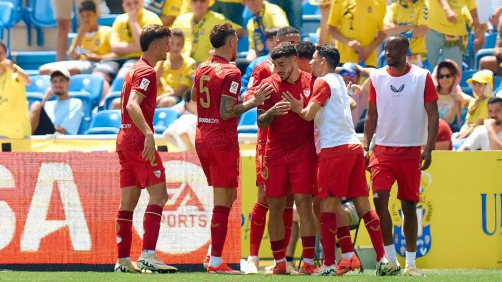 Los jugadores del Sevilla FC celebran un gol anotado a la UD Las Palmas