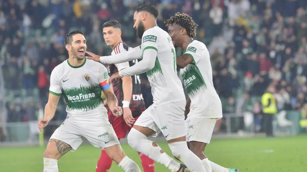 Mourad El Ghezouani celebra un gol anotado con el Elche CF