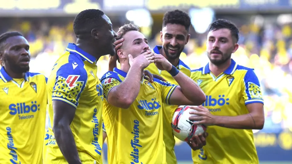 Javi Ontiveros celebra su gol anotado en el C&aacute;diz CF - CD Eldense | CCF