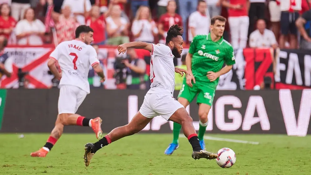 Chidera Ejuke en el Sevilla FC - Real Betis | Salvador L&oacute;pez Medina para El MIRA