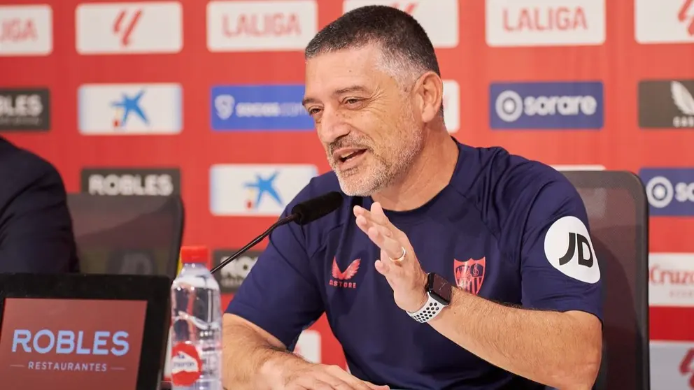 Garc&iacute;a Pimienta en la rueda de prensa previa al partido ante el Villarreal CF | Salvador L&oacute;pez Medina para El MIRA