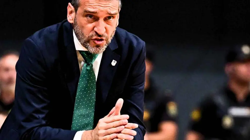 Ibon Navarro, entrenador del Unicaja Baloncesto, ensalza a Sergio Pellicer