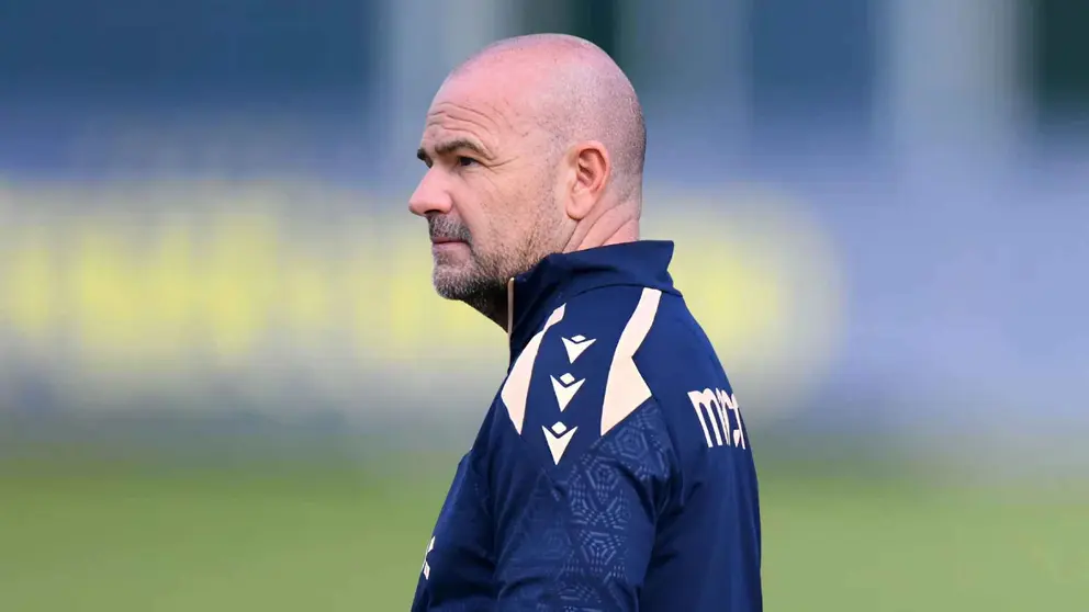 Paco L&oacute;pez durante un entrenamiento del C&aacute;diz CF | @PacoLopezEntre1