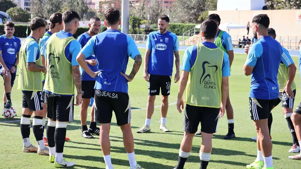 El Xerez Club Deportivo jugar&aacute; contra el CF Orihuela en Chap&iacute;n | XerezCD_OFICIAL