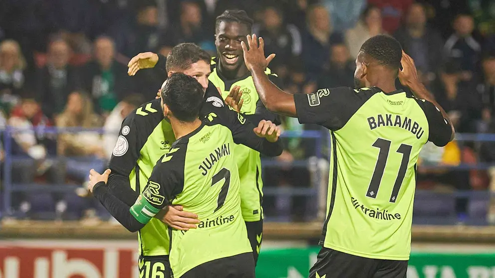 Gol del Betis en el CD G&eacute;vora - Real Betis | Salvador L&oacute;pez Medina para El MIRA