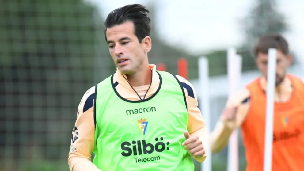 Luis Hern&aacute;ndez vuelve a estar presente en los entrenamientos del C&aacute;diz CF | CCF