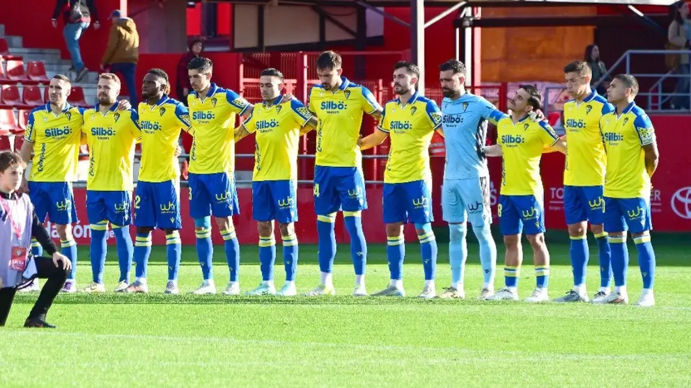 Minuto de silencio previo al CD Mirand&eacute;s - C&aacute;diz CF | CCF