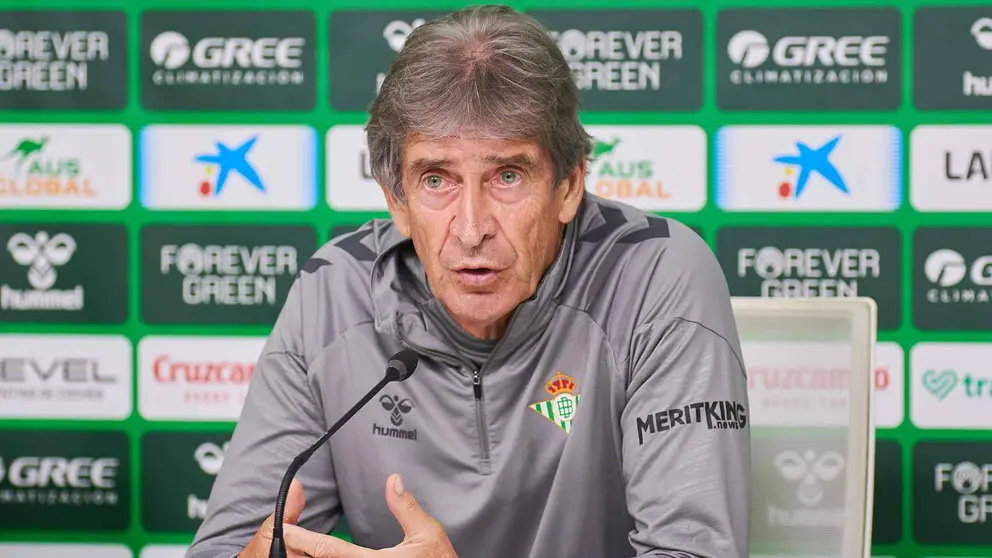 Manuel Pellegrini en la rueda de prensa previa al Valencia CF - Real Betis | Salvador L&oacute;pez Medina para El MIRA