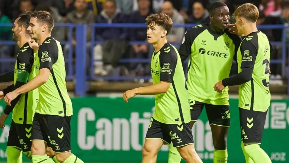 Mateo Flores, Mendy y Jes&uacute;s Rodr&iacute;guez en el CD G&eacute;vora - Real Betis | Salvador L&oacute;pez Medina para El MIRA