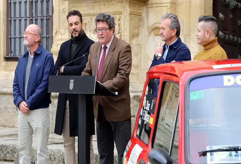 Jos&eacute; &Aacute;ngel Aparicio, delegado de Deportes, durante la Presentaci&oacute;n del Trofeo Aniversario