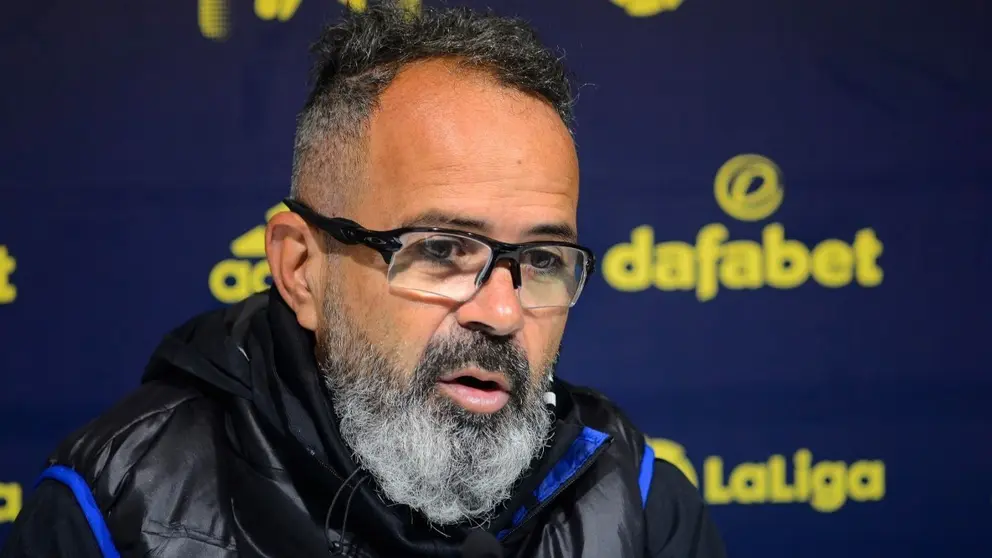 &Aacute;lvaro Cervera durante una rueda de prensa con el C&aacute;diz CF | CCF