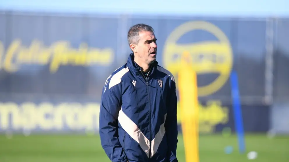 Gaizka Garitano durante un entrenamiento del C&aacute;diz CF | CCF