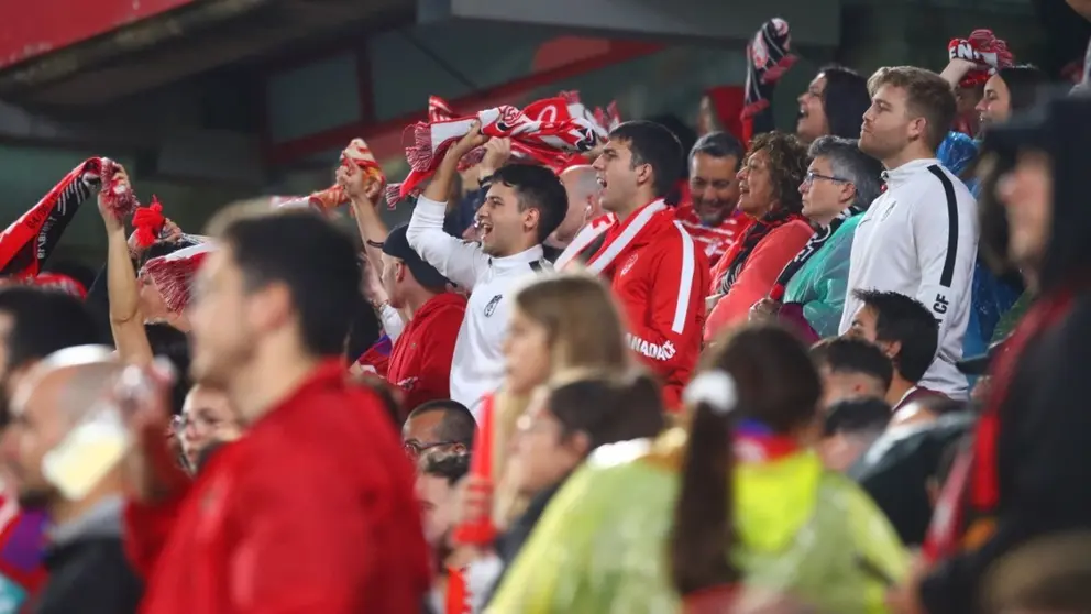 Aficionados del Granada CF durante un partido | GCF