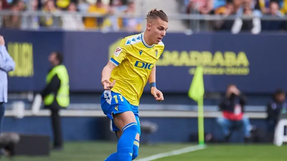 Iv&aacute;n Alejo en el C&aacute;diz CF | Salvador L&oacute;pez Medina para El MIRA