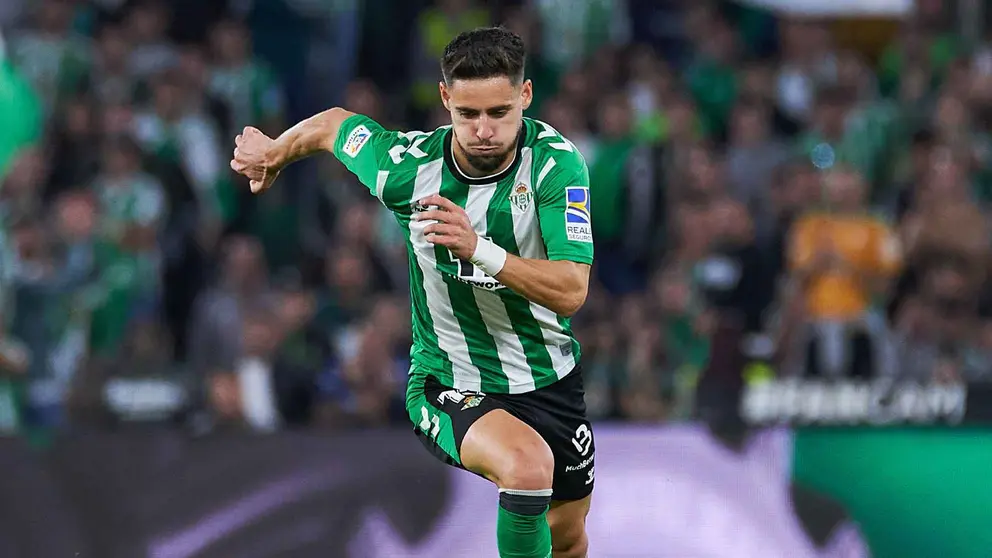 &Aacute;lex Moreno en un partido con el Real Betis | Salvador L&oacute;pez Medina para El MIRA