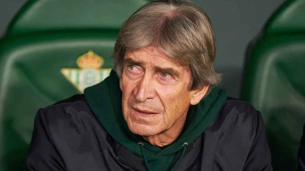 Manuel Pellegrini en un partido del Real Betis | Salvador L&oacute;pez Medina para El MIRA