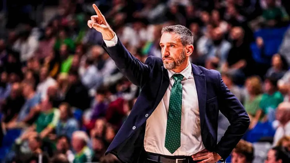 Ibon Navarro prepara el duelo del Unicaja Baloncesto ante el Baskonia