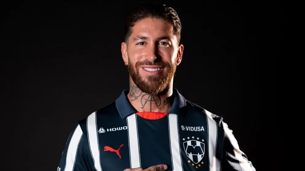 Sergio Ramos posa con los colores de Rayados de Monterrey | CFM