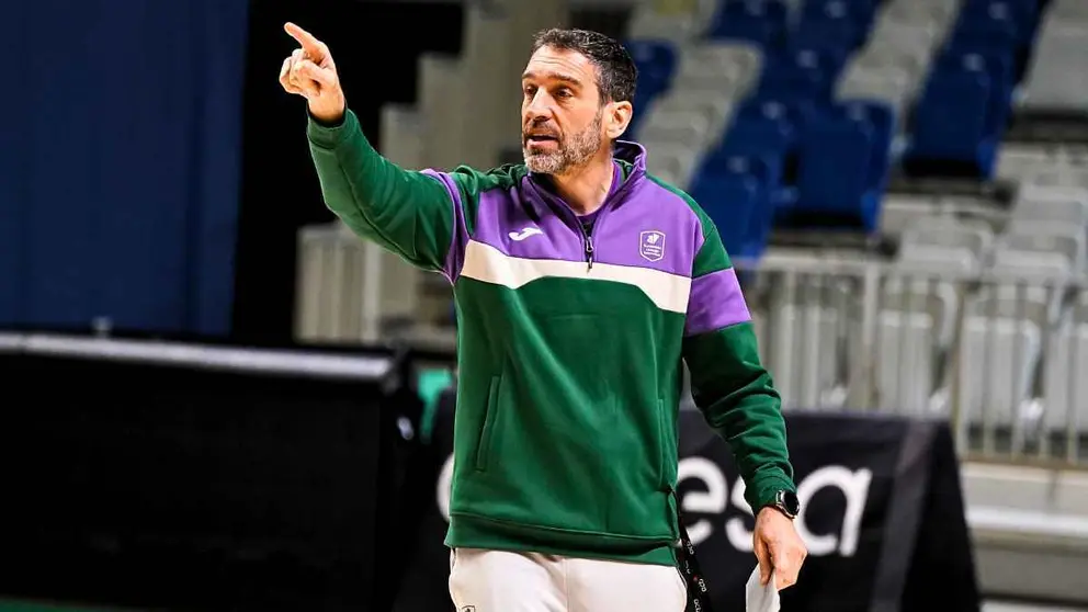 Ibon Navarro pide m&aacute;xima atenci&oacute;n al Unicaja Baloncesto ante el R&iacute;o Breog&aacute;n