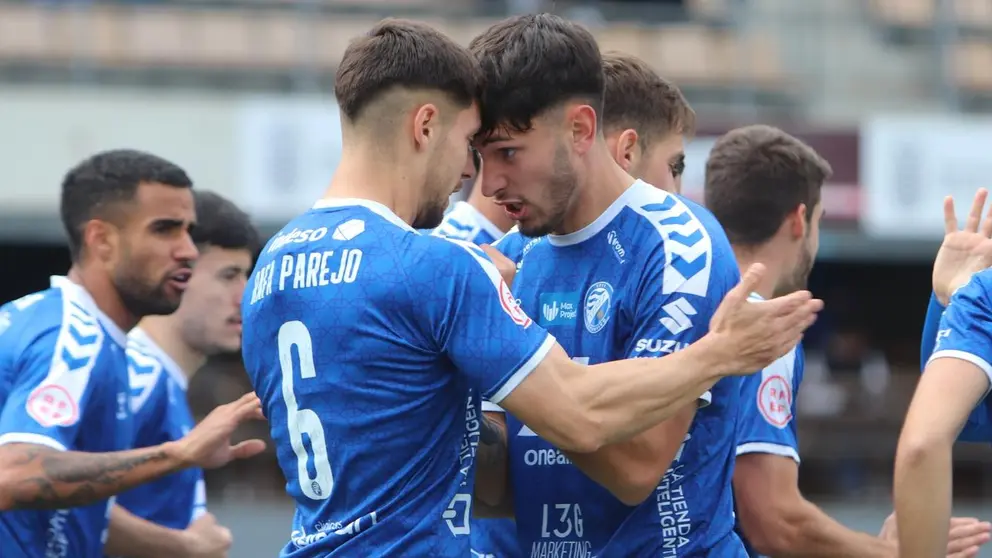 Xerez Deportivo celebra la victoria ante el Antoniano en Chap&iacute;n | Juan Antonio Zarzuela