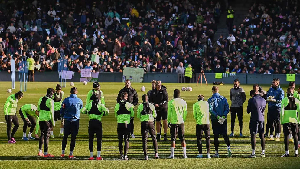 Entrenamiento del Real Betis a puertas abiertas | Salvador L&oacute;pez Medina para El MIRA
