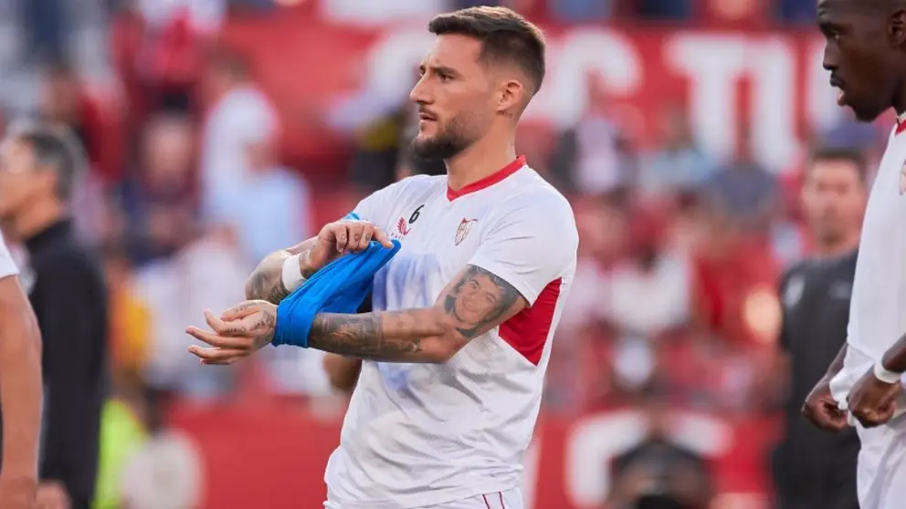 Gudelj en el calentamiento del Sevilla FC - Mallorca | Salvador L&oacute;pez Medina para El MIRA